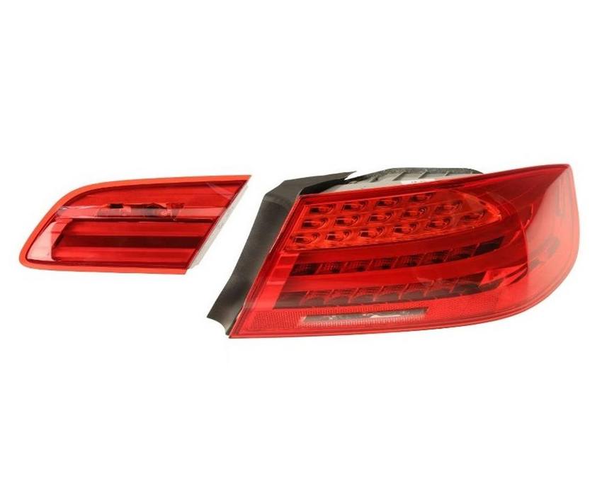 BMW Tail Light Set - Passenger Side Inner and Outer (LED) 63217252780 - ULO 2858430KIT